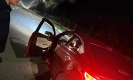  Loạt ô tô nổ lốp trong đêm vì cán phải đinh trên tuyến đường huyết mạch ở Bình Dương