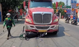 Người đàn ông ở Bình Dương thoát chết thần kỳ sau khi bị cuốn vào gầm xe container