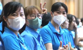 Bình Dương: Công nhân được tặng vé máy bay, mua hàng 0 đồng dịp Tết Nguyên đán 2024