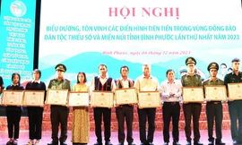 Bình Phước biểu dương 300 gương điển hình tiên tiến