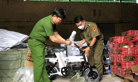Phát hiện cơ sở lắp ráp xe đạp điện giả nhãn mác quy mô lớn ở Bình Dương