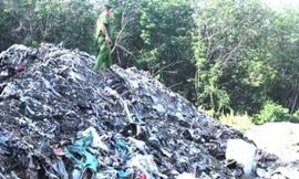 Bắt giam chủ cơ sở nuôi trồng thủy sản vì chôn 600 tấn rác thải 