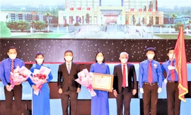 Tỉnh đoàn Bình Dương vinh dự đón nhận Huân chương Lao động hạng Nhất