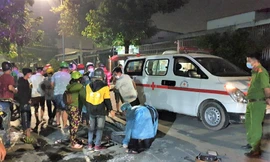 Hai xe máy va chạm trong hẻm, 3 người thương vong