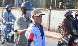 Người đàn ông đâm chết tình địch trước cổng công ty