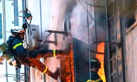 Vụ cháy quán karaoke ở Bình Dương làm chết 32 người: Vì sao phải cứu hỏa đến 24 giờ?