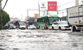 Nhiều điểm trên quốc lộ 13 chưa mưa đã ngập, Bình Dương bàn giải pháp khắc phục