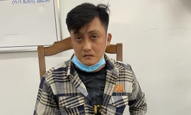 Giả đi xin việc, mượn điện thoại gọi người thân rồi bỏ chạy 