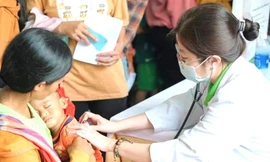 Bình Dương đề xuất tăng phụ cấp gấp 3 lần để giữ chân nhân viên y tế