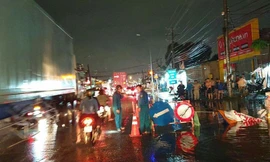 Đến bệnh viện thăm mẹ, bé gái 2 tuổi bị container cán chết thương tâm 