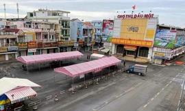 Bình Dương không thu học phí kỳ I, đề xuất ‘nội bất xuất, ngoại bất nhập’ 2 điểm nóng 