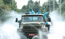 Ghi nhận thêm 12 ca dương tính, Bình Dương phun thuốc khử trùng nhiều điểm