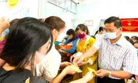 Ồ ạt đăng ký nhận hỗ trợ tiền thuê nhà, Bình Dương tăng ca đêm giải quyết hồ sơ 