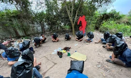 Công an đột kích trường gà ở Bình Dương