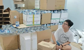 Lợi nhuận 'khủng' của cơ sở sản xuất sữa giả, bán online 