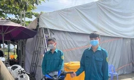 Hai ‘shipper’ giả danh dân quân tự vệ để thông chốt kiểm dịch