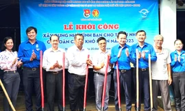 Xây dựng ‘Nhà tình bạn’ trong Chiến dịch Hoa phượng đỏ tại Bình Dương