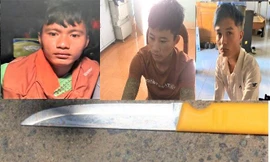 Cha bị đánh, con gọi bạn mang dao đi trả thù
