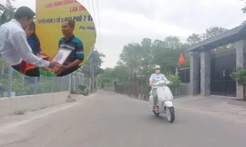 Người dân đất Thủ góp tiền tỷ ‘lên đời’ đường lầy lội để đón Tết