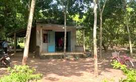 Bé gái 10 tuổi nghi bị hiếp dâm khi đang ngủ trong nhà