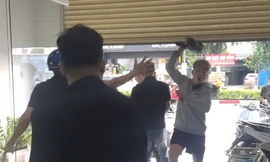 Công an Bình Dương thông tin vụ nhóm đối tượng xông vào tiệm cắt tóc đánh người