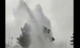 ‘Vòi rồng’ phun như thác đổ ở Bình Dương