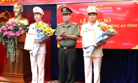Công an tỉnh Bình Dương trao quyết định điều động, bổ nhiệm cán bộ chủ chốt