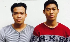 Hai đối tượng Mạnh và Duyên tại cơ quan Công an huyện Kỳ Sơn.