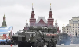 Hệ thống tên lửa phòng không S-400 của Nga. Nguồn: AFP/TTXVN.
