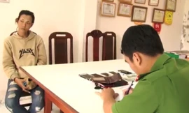 Đối tượng Ca Phước Nguyên tại trụ sở công an.