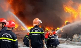 Cháy dữ dội tại cơ sở bao bì ở Vũng Tàu.