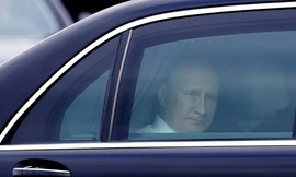 Đoàn xe Tổng thống Vladimir Putin bị đe dọa đánh bom. Ảnh: Tass.