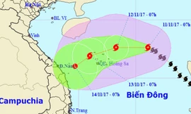 Vị trí và hướng di chuyển của cơn bão số 13. Ảnh: NCHMF.