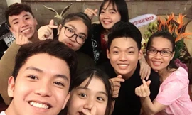 Team Cẩm Ly ở hai mùa (2014, 2015) cùng tụ họp nhân Ngày Nhà giáo Việt Nam.