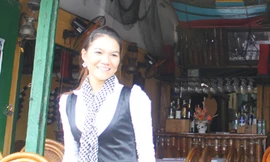 Từ chân bồi bàn, chị Hoa đổi đời thành bà chủ nhờ kết duyên chồng Tây Ảnh: Nguyễn Huy