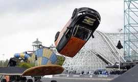 Chevrolet Sonic nhào lộn trên không