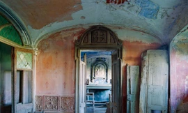 Sự quyền quý trong biệt thự đổ nát ở Ý