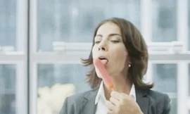 Ăn kem = quấy rối tình dục?