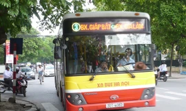 Lắp bảng điện tử cho xe buýt, nhà chờ