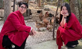 Hoa hậu Mùng 1 Tết: Thùy Tiên đón Giao thừa cùng bố, Phương Nga chụp ảnh ngoài chuồng gà