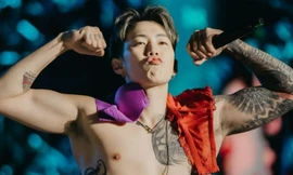 Nam ca sĩ tháp tùng Tổng thống Hàn Quốc đến Việt Nam