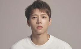 Nam ca sĩ mắc bệnh ung thư hiếm gặp, không thể ăn suốt 2 tháng