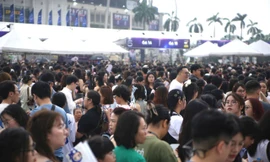 Biển người đổ về sân Mỹ Đình