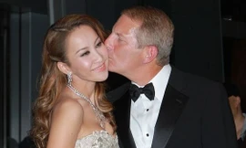 Người chồng đang ly thân lo tang lễ cho Coco Lee