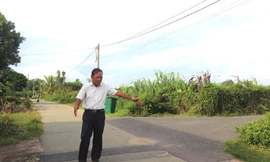 Hiến đất làm đường, nông dân ở TPHCM được chính quyền trao thư khen