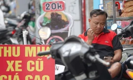 Chủ tiệm xe máy cũ gồng lỗ trăm triệu hậu biển số định danh