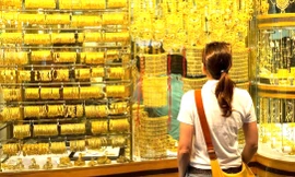 Giá vàng thế giới đột ngột giảm mạnh