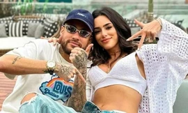 Neymar chia tay bạn gái sau khi ngoại tình
