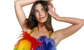 9 thiên thần nội y Victoria's Secret mặc đồ từ rác