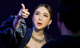 Tỷ phú chuyển giới Hoa hậu Hoàn vũ từ chức